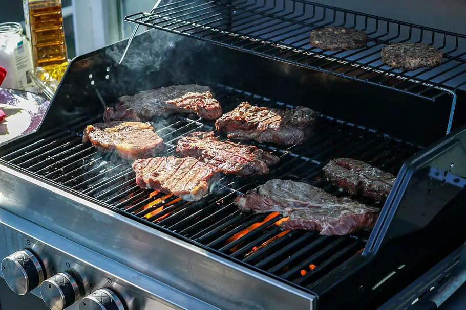 Is It Better To Grill With The Lid Open Or Closed
