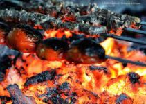 How to Put Out A Grill Fire Without A Fire Extinguisher (10 Tips)