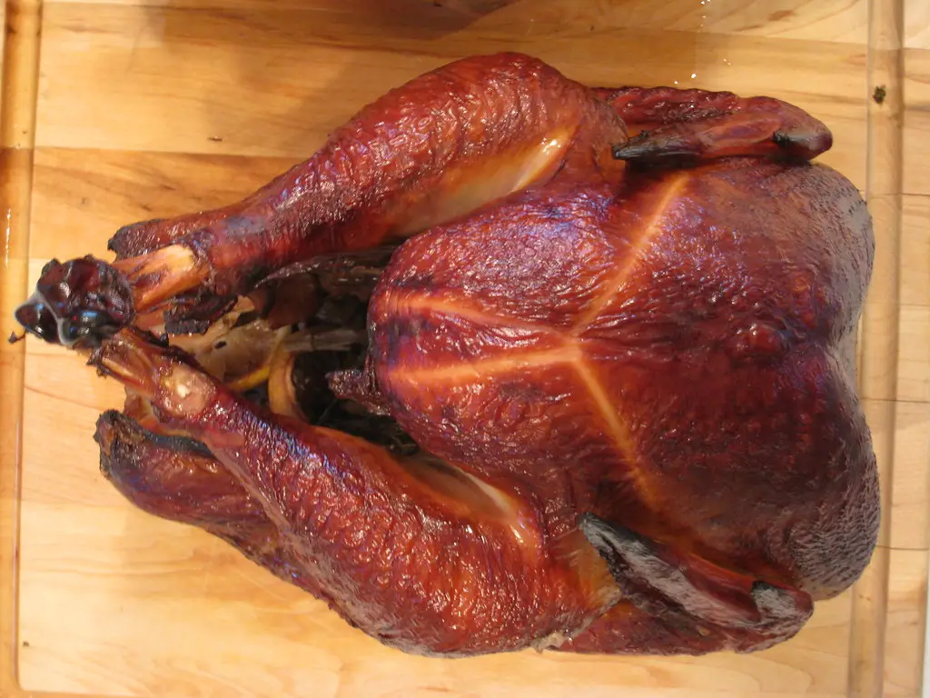 How long can a turkey rest after smoking