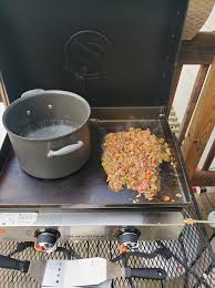 Can You Put Pots on a Blackstone Griddle