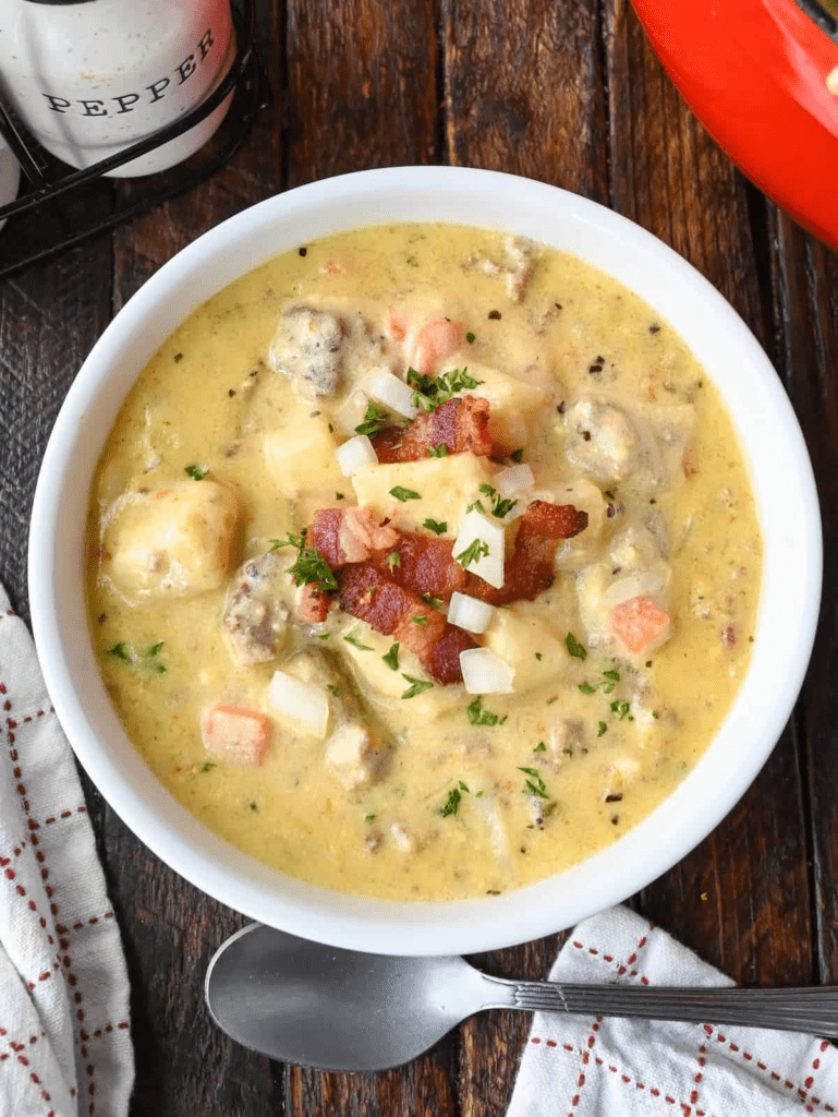 Slow Cooker Cheeseburger Soup 